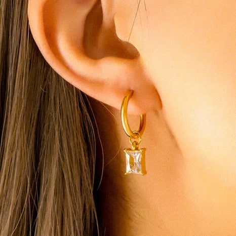 Huggie hoop earrings | Lotus