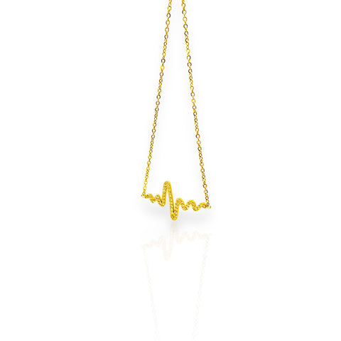 collier plaqué or avec pendentif battement de cœur 