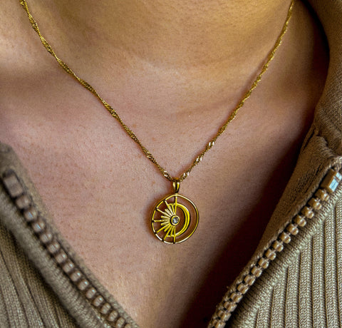Collier lune et soleil en acier inoxydable plaqué or
